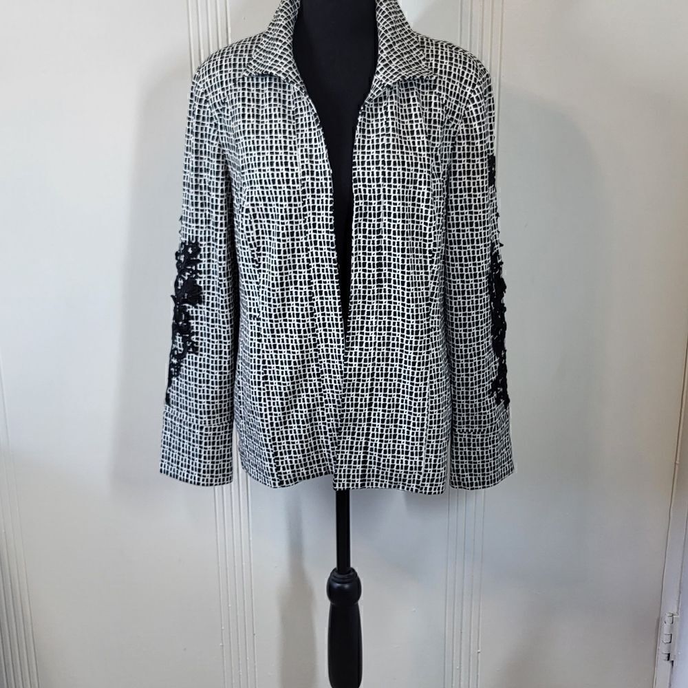 Chico's Black & White Jacket With Embroidered Sleeves